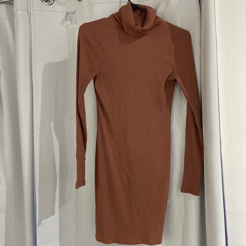 Short dress item 220